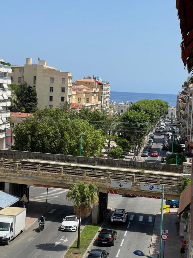 Appartement Tout Equipe Centre Ville Menton Exterior foto